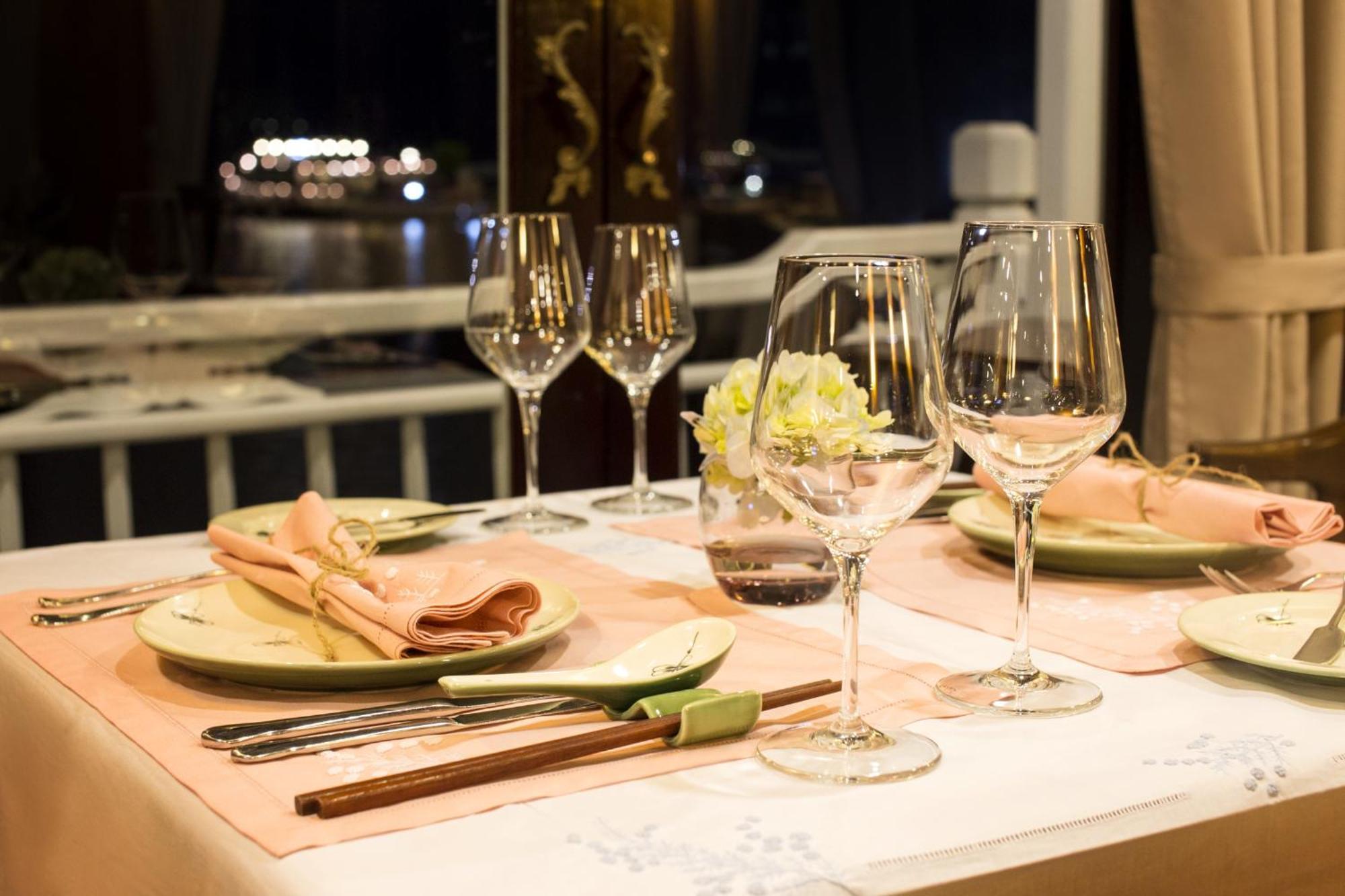 Hera Grand Luxury Cruise Ha Long Exterior photo