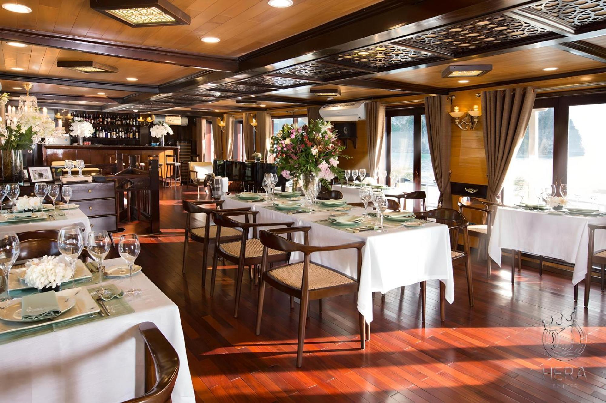 Hera Grand Luxury Cruise Ha Long Exterior photo